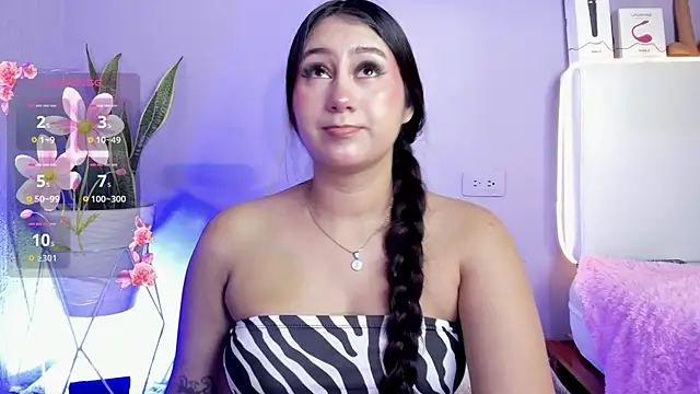 Snapshot of Allison_Peach chatting on June 13, 8:29 pm Allison Peach online show from June 13, 8:29 pm