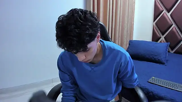 Snapshot of Ithan_Hott chatting on July 26, 4:42 am Ithan Hott online show from July 26, 4:42 am