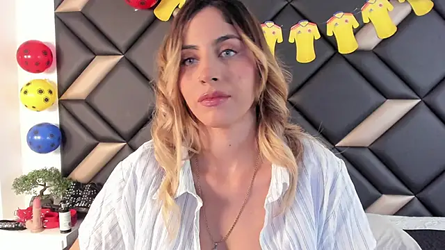 AdrianaHarlow online show from June 17, 7:04 pm