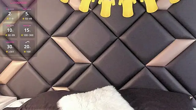 AdrianaHarlow online show from July 1, 7:13 pm