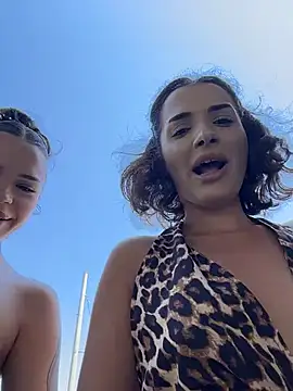chloenyx online show from August 1, 11:53 am