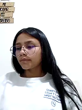 Snapshot of Sofielovee-01 chatting on June 10, 1:17 am Sofielovee-01 online show from June 10, 1:17 am