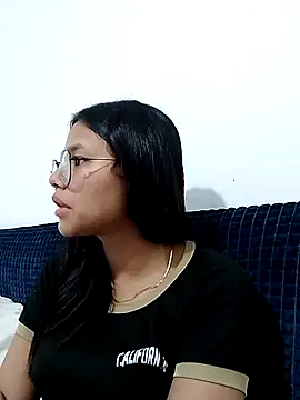 Snapshot of Sofielovee-01 chatting on June 10, 1:21 pm Sofielovee-01 online show from June 10, 1:21 pm