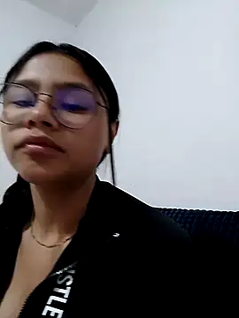 Snapshot of Sofielovee-01 chatting on June 16, 8:50 am Sofielovee-01 online show from June 16, 8:50 am