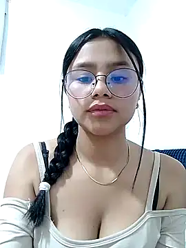 Sofielovee-01 online show from July 11, 12:57 am