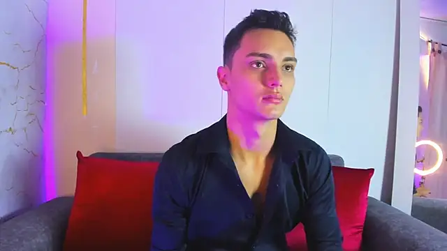 Snapshot of andrewevans46 chatting on June 5, 11:16 am andrewevans46 online show from June 5, 11:16 am