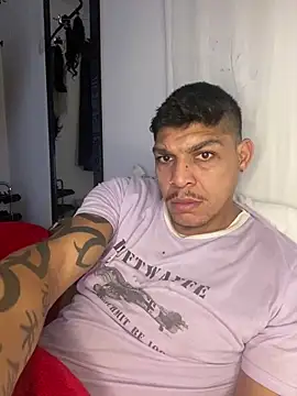 Snapshot of Tatuadomoreno23cm chatting on June 3, 10:51 am Tatuadomoreno23cm online show from June 3, 10:51 am