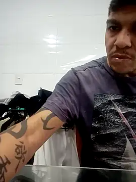 Snapshot of Tatuadomoreno23cm chatting on June 8, 11:54 am Tatuadomoreno23cm online show from June 8, 11:54 am