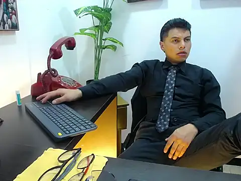 AquilesTaylor online show from July 29, 3:26 am