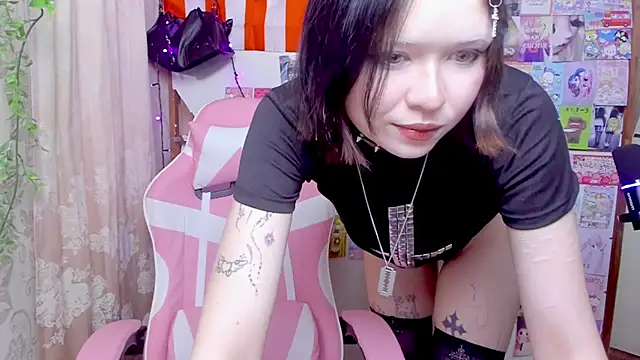 honeycelestia online show from June 6, 5:28 pm