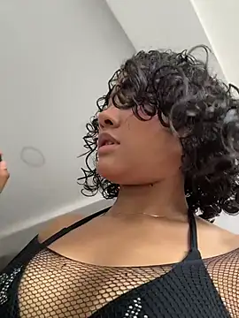 Mei     online show from June 13, 7:12 pm
