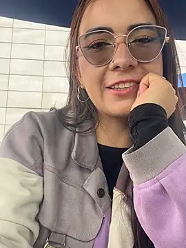 arilynn  online show from June 18, 3:49 pm