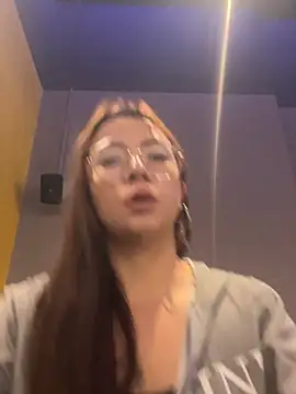arilynn  online show from June 25, 5:50 pm