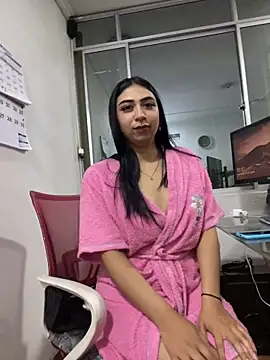 Snapshot of Elek_tra chatting on June 11, 3:15 am Elek tra online show from June 11, 3:15 am