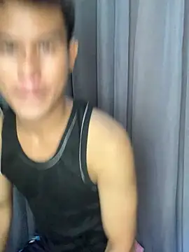 Snapshot of Asianboy_2000 chatting on July 1, 6:37 am Asianboy 2000 online show from July 1, 6:37 am