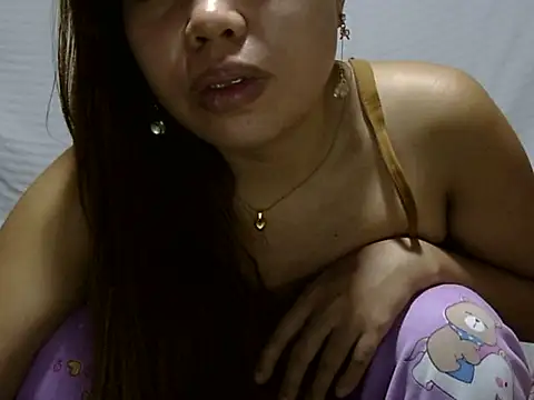 Snapshot of Sherry_Rose chatting on June 12, 9:03 pm Sherry Rose online show from June 12, 9:03 pm