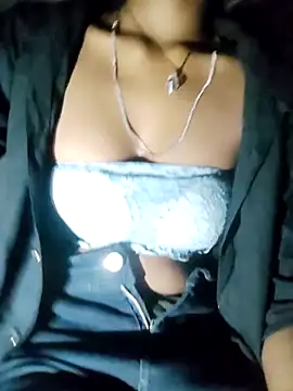 Snapshot of Rani-Couple- chatting on June 3, 6:27 am Rani-Couple- online show from June 3, 6:27 am