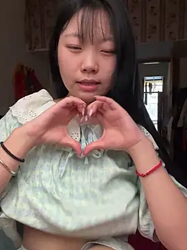 Snapshot of youzi332 chatting on June 19, 11:14 am youzi332 online show from June 19, 11:14 am