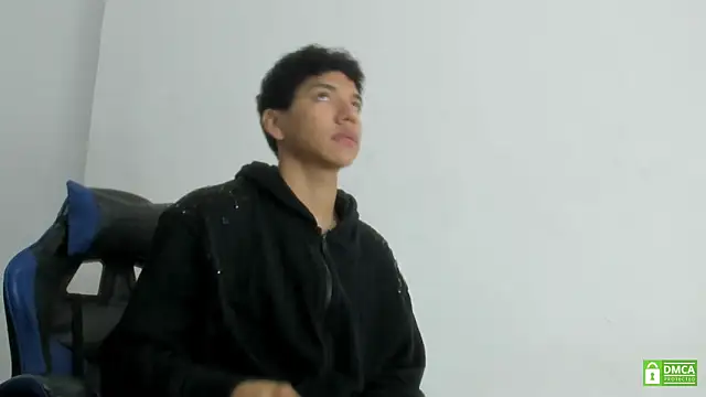 Snapshot of Maximiliano_Young chatting on June 12, 12:48 pm Maximiliano Young online show from June 12, 12:48 pm