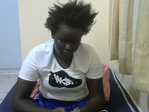 Snapshot of beauty_girl2 chatting on June 10, 9:52 am beauty girl2 online show from June 10, 9:52 am