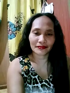 Snapshot of Queenslay chatting on June 23, 10:57 am Queenslay online show from June 23, 10:57 am