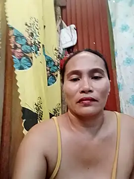 Snapshot of Queenslay chatting on June 25, 2:00 am Queenslay online show from June 25, 2:00 am