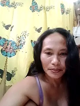 Snapshot of Queenslay chatting on July 8, 5:23 am Queenslay online show from July 8, 5:23 am