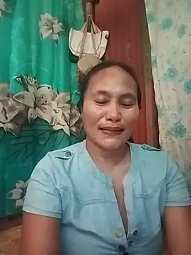 Snapshot of Queenslay chatting on July 12, 6:15 am Queenslay online show from July 12, 6:15 am