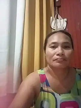 Snapshot of Queenslay chatting on July 15, 9:42 pm Queenslay online show from July 15, 9:42 pm
