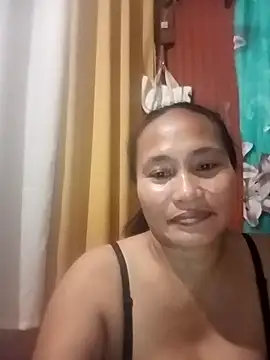 Snapshot of Queenslay chatting on July 16, 11:05 am Queenslay online show from July 16, 11:05 am