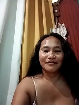Snapshot of Queenslay chatting on July 17, 10:25 pm Queenslay online show from July 17, 10:25 pm