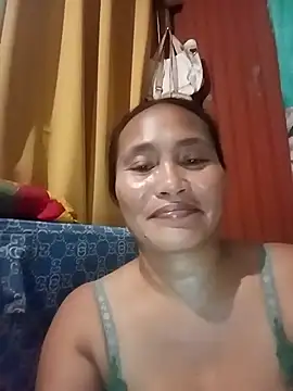 Snapshot of Queenslay chatting on July 20, 10:50 am Queenslay online show from July 20, 10:50 am