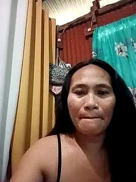 Snapshot of Queenslay chatting on July 22, 10:34 pm Queenslay online show from July 22, 10:34 pm