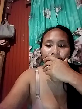 Snapshot of Queenslay chatting on July 27, 10:22 am Queenslay online show from July 27, 10:22 am