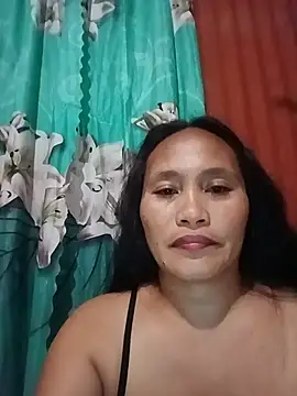 Snapshot of Queenslay chatting on July 31, 11:20 am Queenslay online show from July 31, 11:20 am