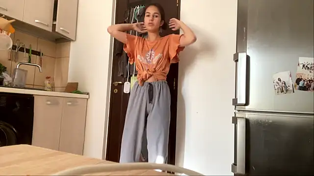 Snapshot of SindyKay chatting on July 15, 5:23 am SindyKay online show from July 15, 5:23 am