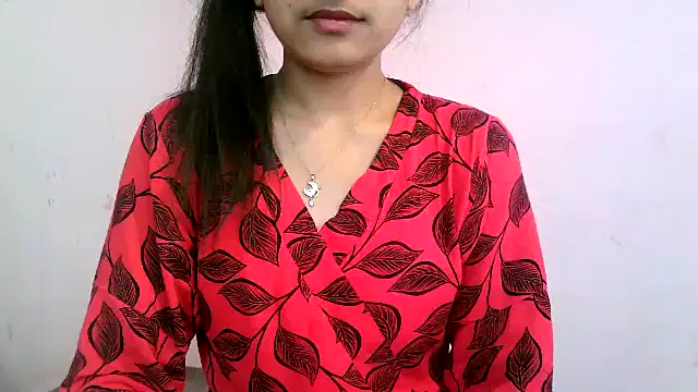 Snapshot of brinda_cutie chatting on June 8, 2:23 am brinda cutie online show from June 8, 2:23 am
