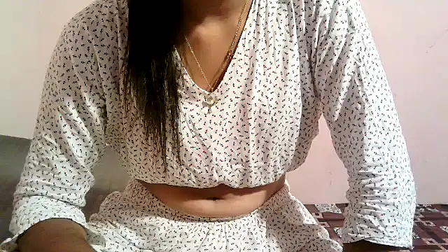 Snapshot of brinda_cutie chatting on June 14, 3:25 pm brinda cutie online show from June 14, 3:25 pm