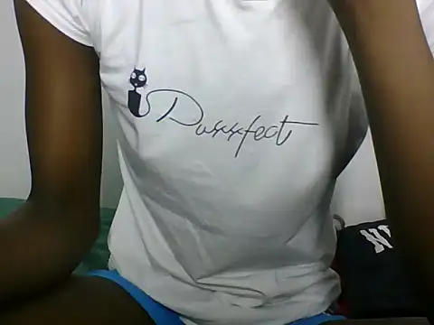 flirtycharm20 online show from July 19, 4:33 pm