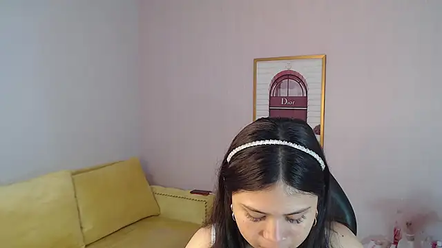 Snapshot of Charlote_ch chatting on June 10, 12:59 pm Charlote ch online show from June 10, 12:59 pm