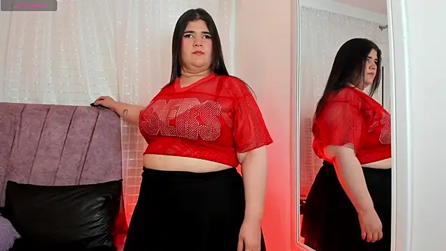 Emilie Jones online show from July 23, 7:34 pm