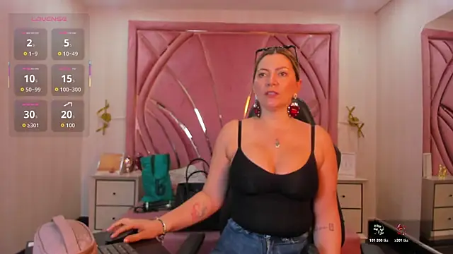 pamelaQenn2 online show from June 12, 6:07 pm