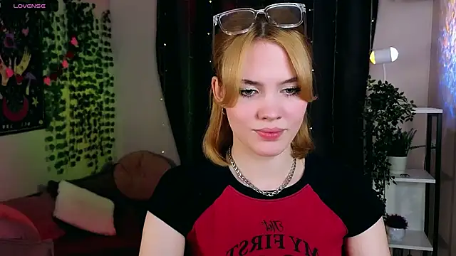 Snapshot of Milena_Stasym chatting on June 15, 6:15 am Milena Stasym online show from June 15, 6:15 am