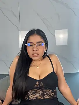 ValentinaLuciana online show from June 13, 12:58 pm