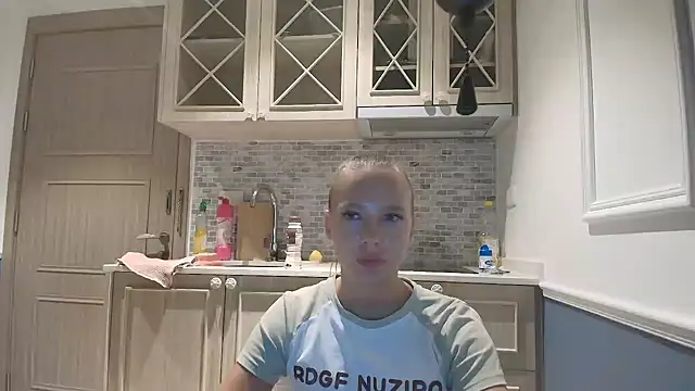 Linnea analochka online show from June 6, 12:54 pm
