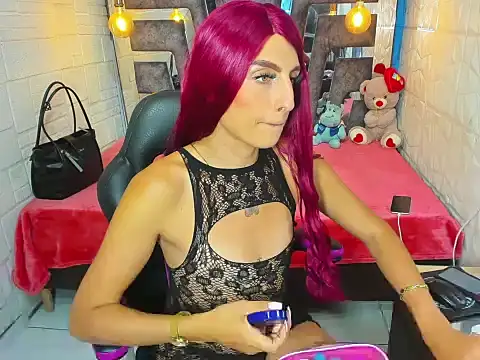 Snapshot of MadisonJean chatting on June 15, 12:40 pm MadisonJean online show from June 15, 12:40 pm