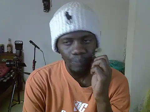 Snapshot of Thee_Biggest chatting on June 9, 5:02 pm Thee Biggest online show from June 9, 5:02 pm