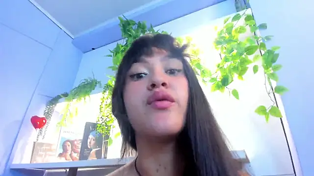 amberhanks online show from June 3, 2:33 pm