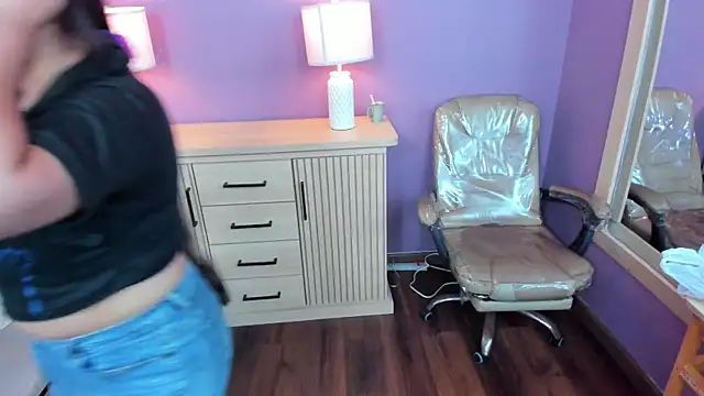 amberhanks online show from July 10, 12:08 pm