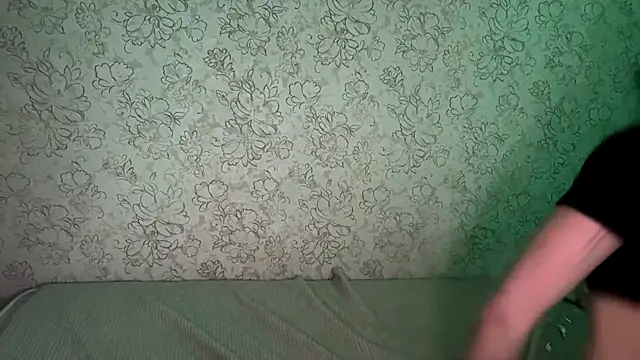 Snapshot of LaceyBatter chatting on June 7, 4:11 pm LaceyBatter online show from June 7, 4:11 pm